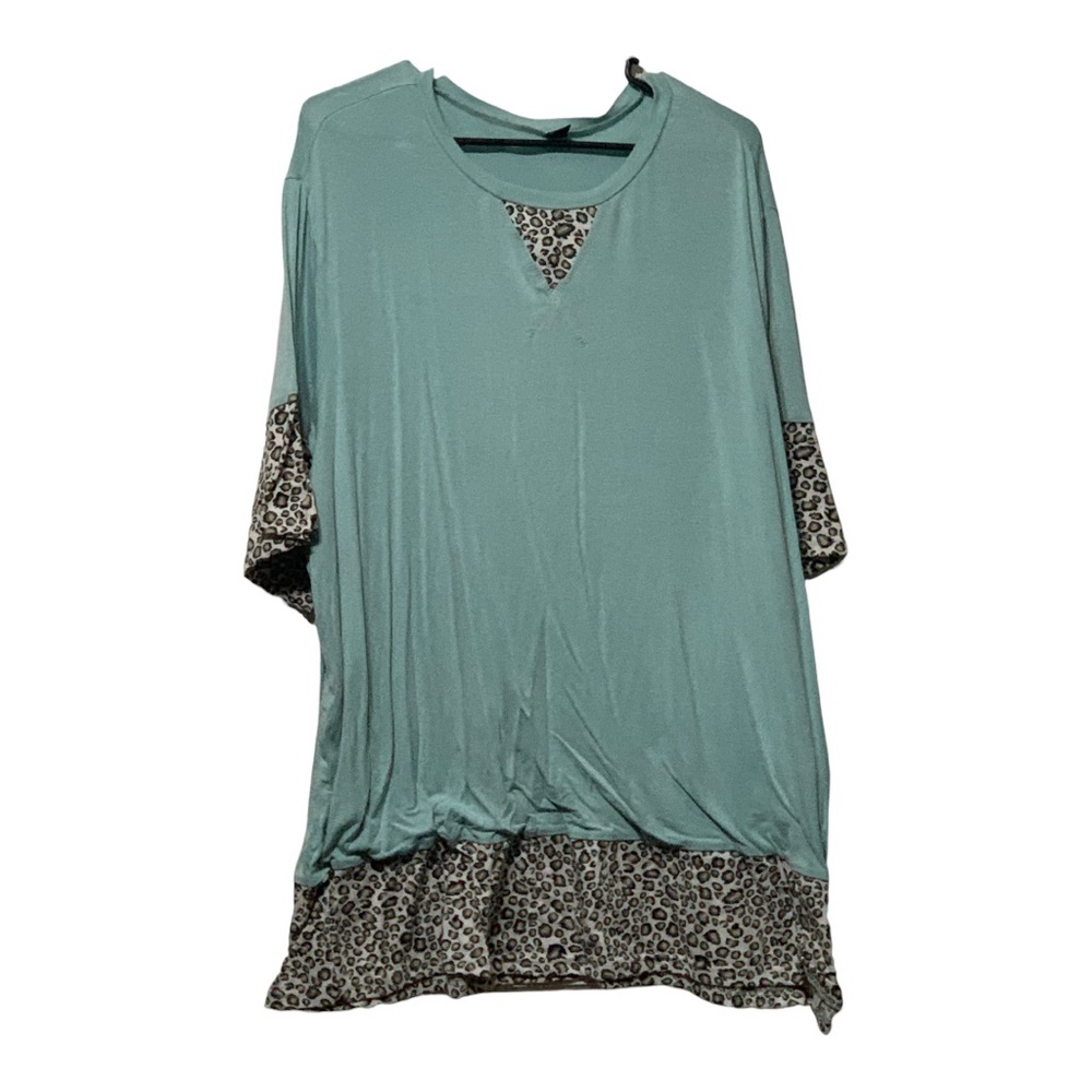SHEIN Leopard panel top